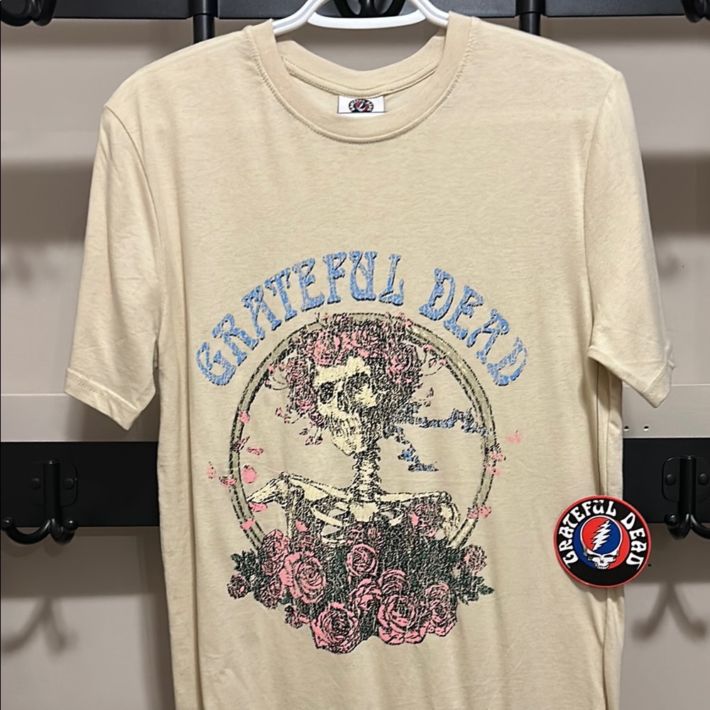 Grateful Dead Beige Skull Graphic Tee